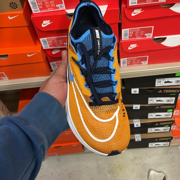 Nike Zoom Fly 4 - Picture 3 of 6